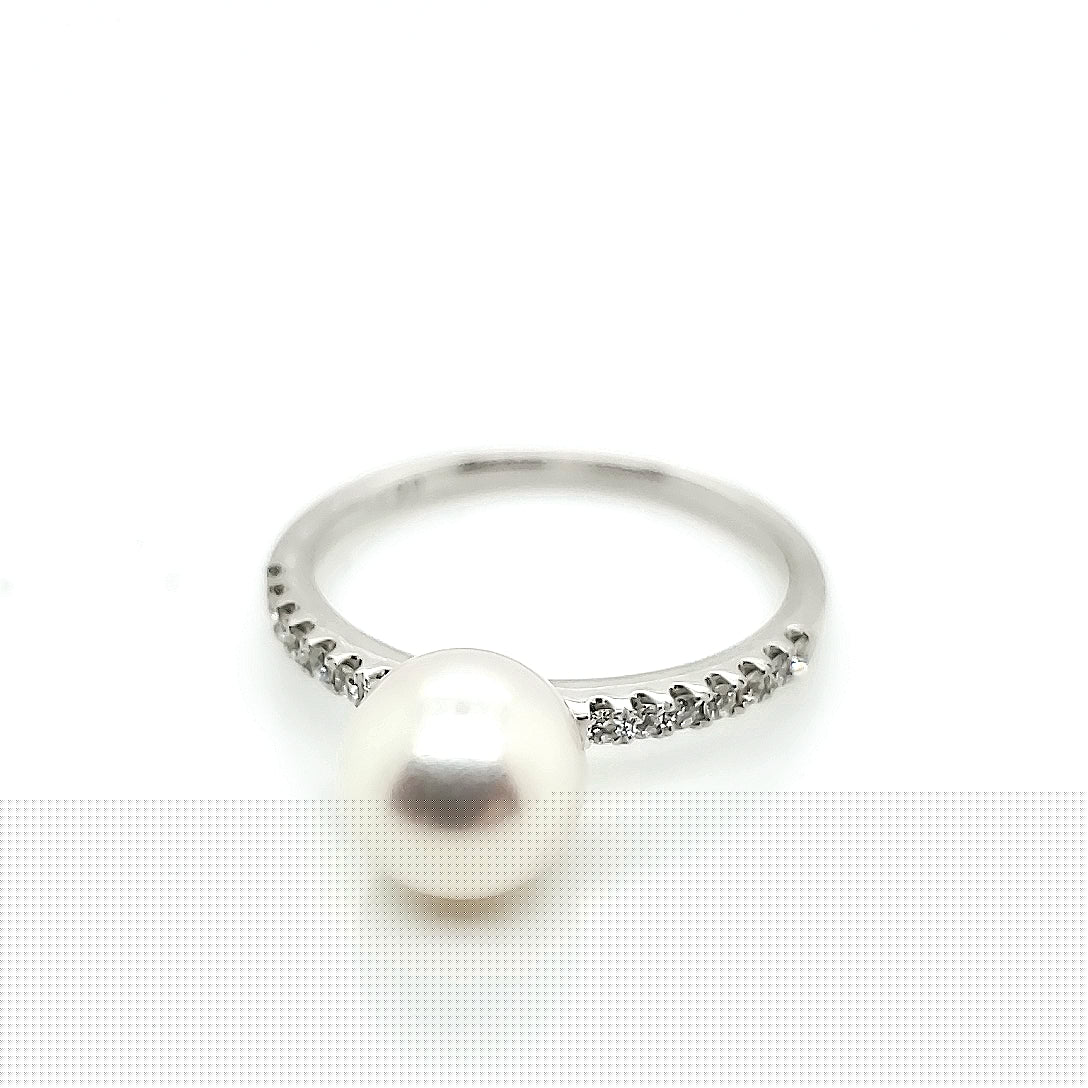 14kt white gold 8mm cultured Akoya pearl and diamond ring