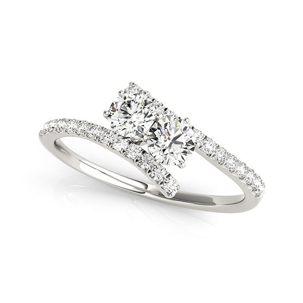 Multi-Diamond Round Cluster Ring